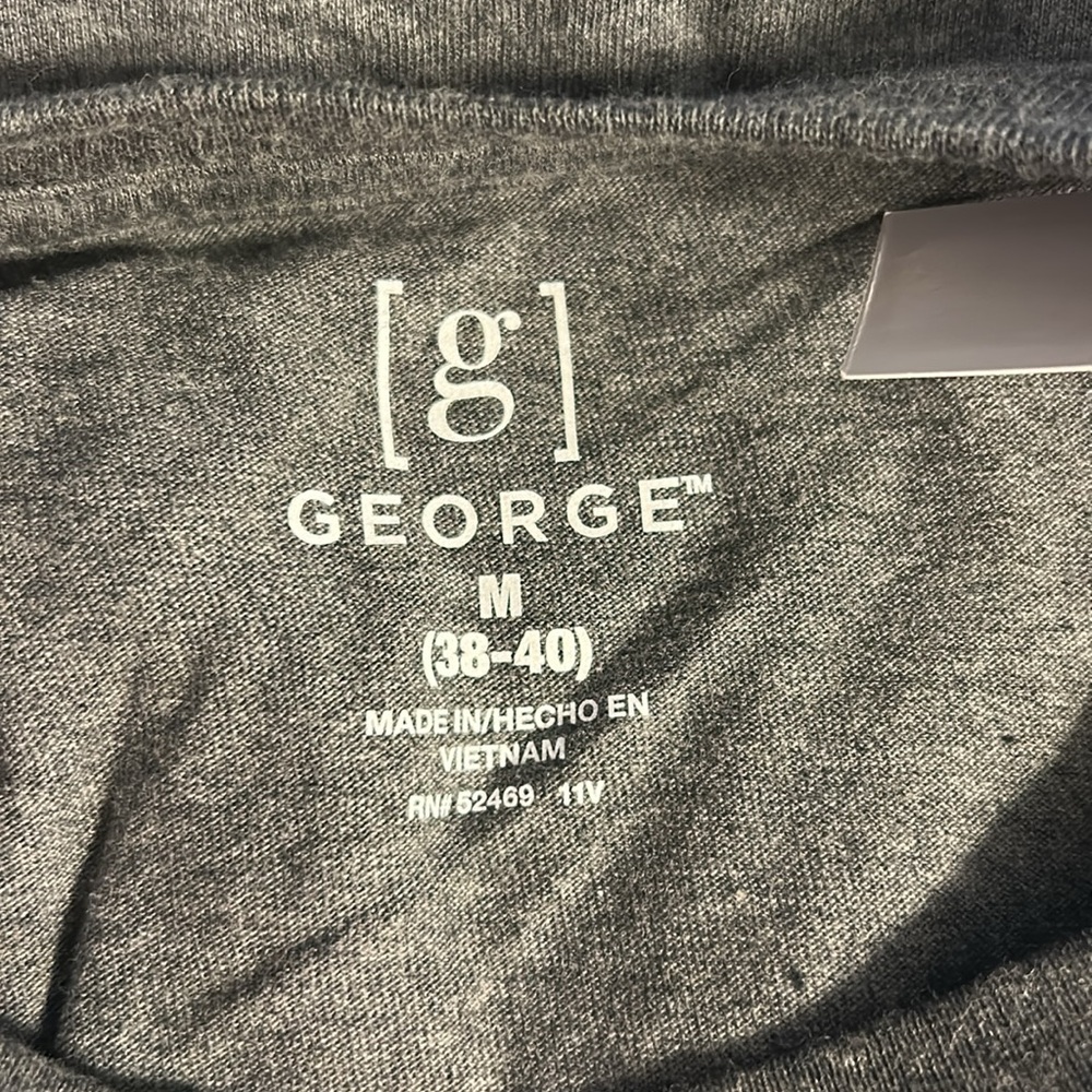 ✨NEW✨ Lot of two Men's Long Sleeve Crew T-shirt Size medium (38-40) - Picture 4 of 7